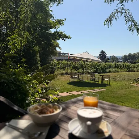Kaffee&kissen - Boutique Am Rhein Bed & Breakfast 3*